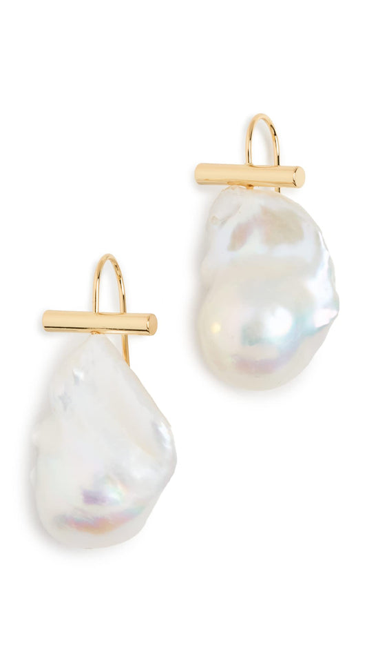 SHASHI Women's Giselle Earrings, Gold/Pearl, One Size