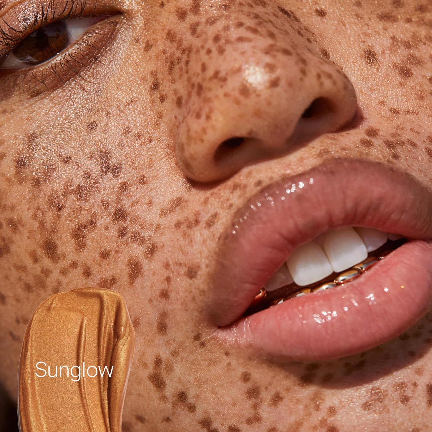 Saie Glowy Super Gel Lightweight Illuminator - Luminizer and Makeup Primer for Glowing Skin